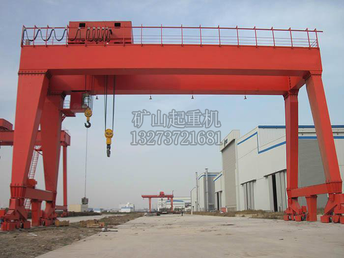 雙梁起重機(jī) 門式起重機(jī)  雙梁門式起重機(jī)