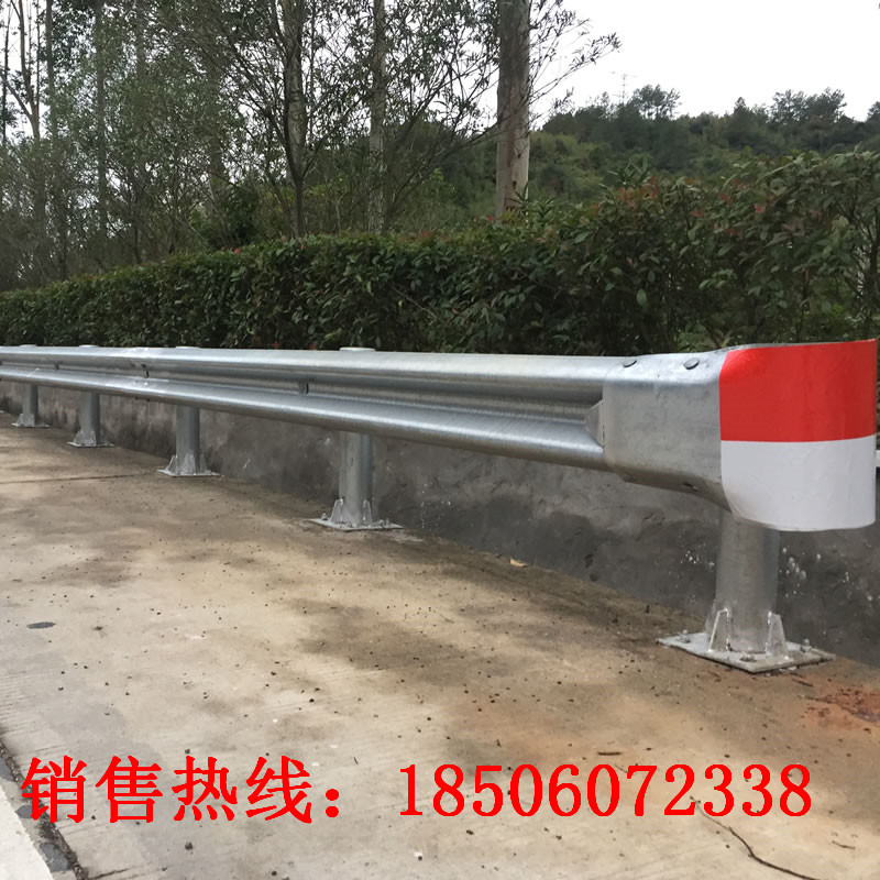 江西雙波護欄 贛州噴塑波形護欄施工安裝隊