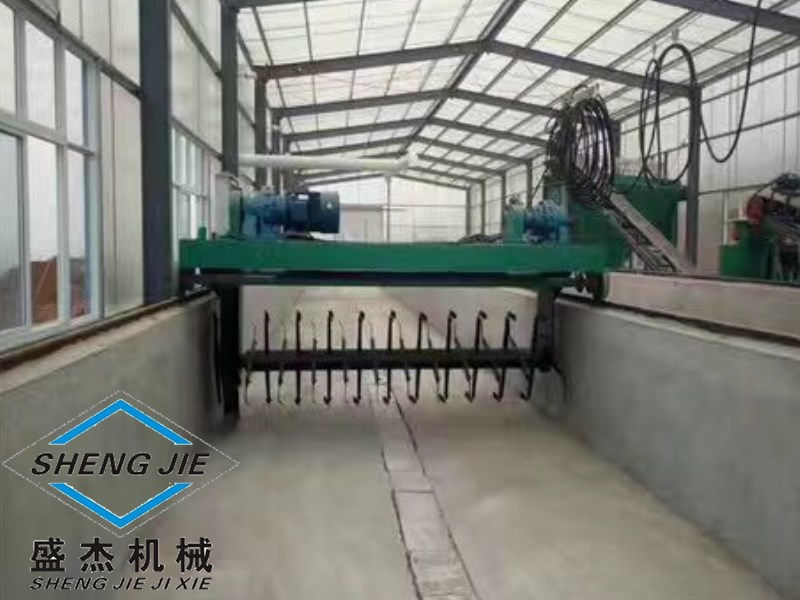 大型行走有機肥翻堆機價格實惠