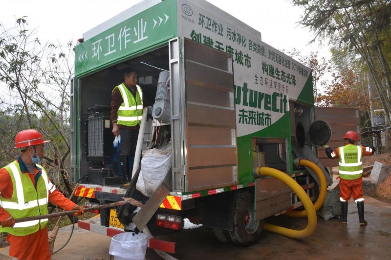 不銹鋼環(huán)衛(wèi)作業(yè)分離式吸糞車(chē)