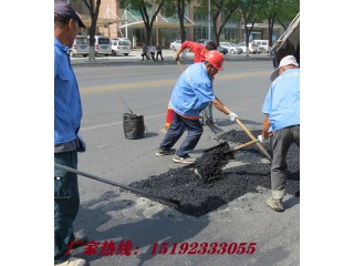 江西九江春季公路養護之坑槽修補瀝青冷料